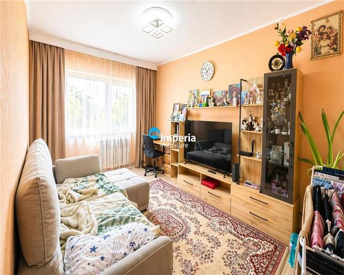 Apartament cu 3 camere decomandat în Galata