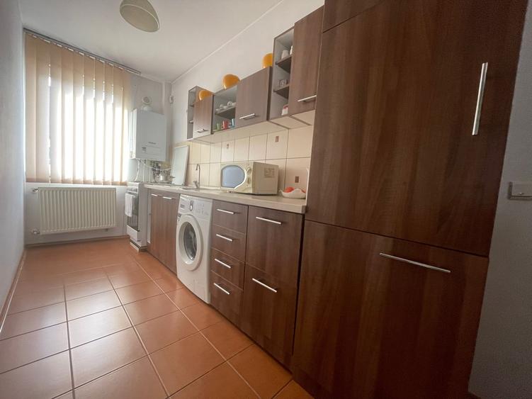 Apartament cu 2 camere decomandat, mobilat în Florești