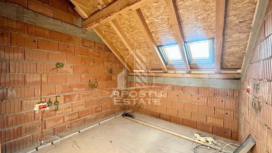 Duplex cu 4 camere cu Canalizare în Dumbrăvița