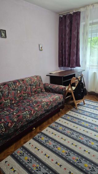 Apartament cu 3 camere decomandat în Vest
