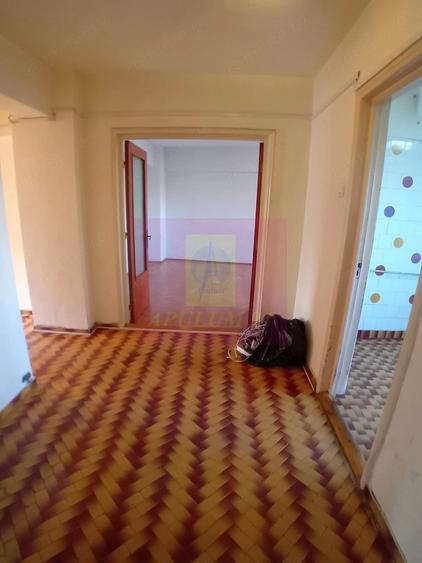 Apartament cu 4 camere decomandat în Libertății