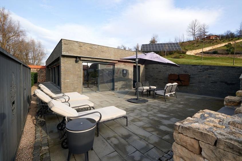 Casă individuală cu 4 camere cu Piscina în Cornești (Gârbău)