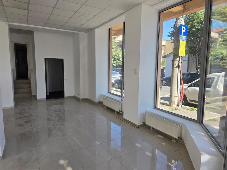 Spațiu comercial, de 185 mp, în Delfinariu