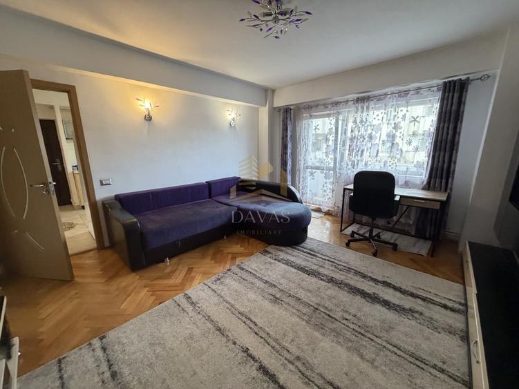 Apartament cu 3 camere decomandat, mobilat în Central