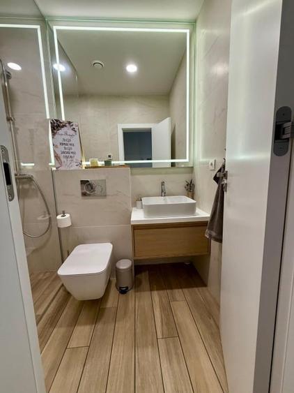 Casă individuală cu 7 camere cu Canalizare în Vultureni