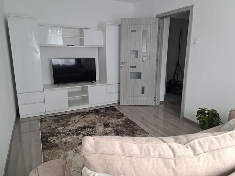 Apartament cu 2 camere decomandat în Exterior Vest