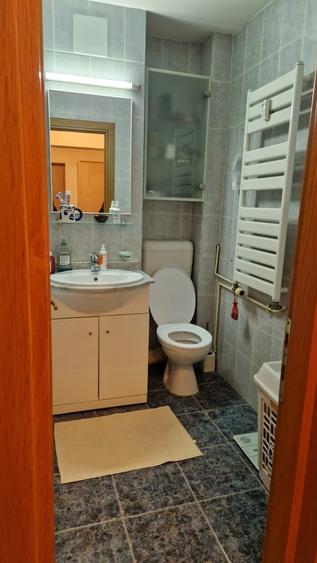 Apartament cu 3 camere decomandat în Aviației