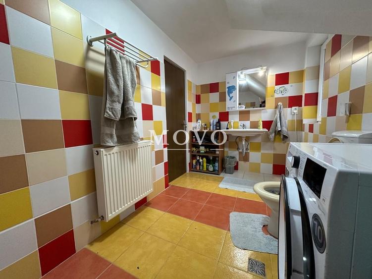 Casă individuală cu 5 camere cu Garaj în Sânmihaiu German