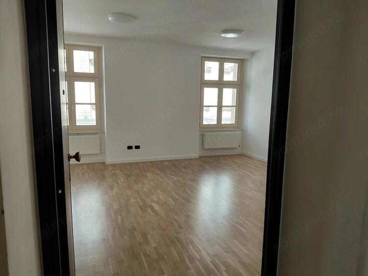 Spațiu comercial, de 30 mp, în P-ța Unirii