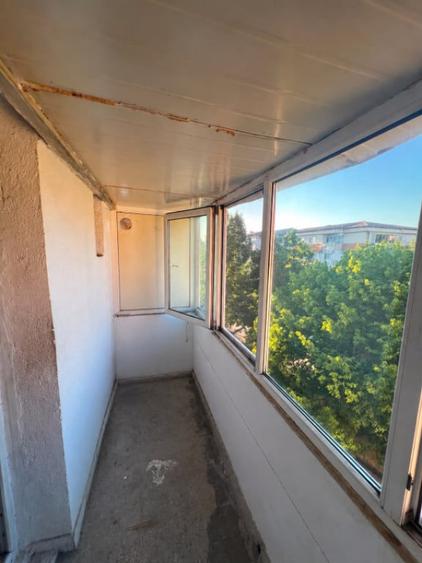 Apartament cu 3 camere decomandat în Valea Rosie