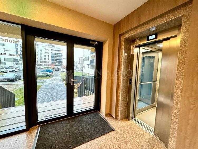 Apartament cu 2 camere semidecomandat, mobilat în Tractorul