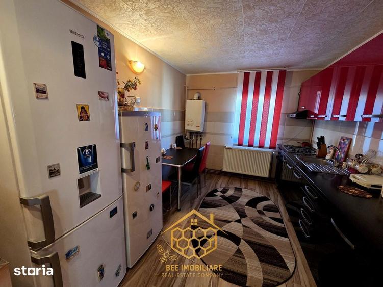Apartament cu 3 camere in zona centrala - Filiasi - 3