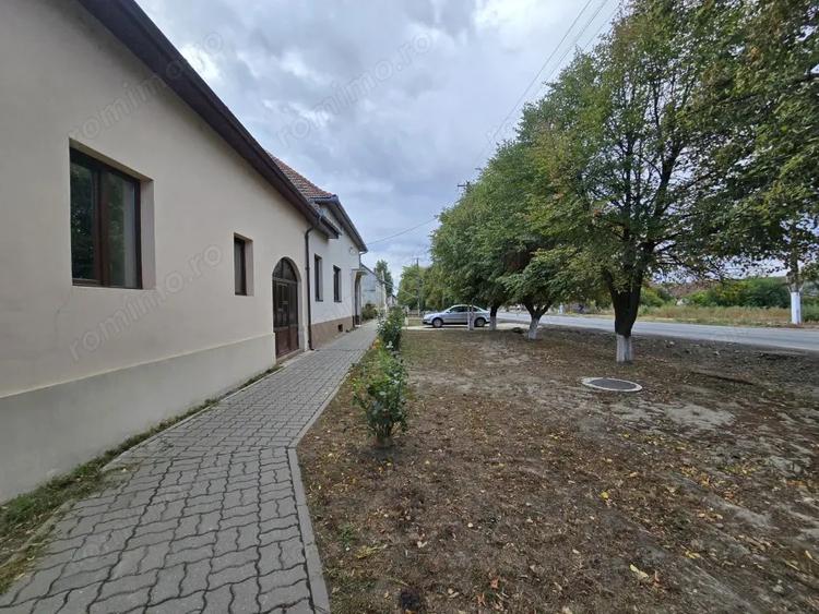 Casă cu 2 camere cu Teren 549 Mp în Cenad