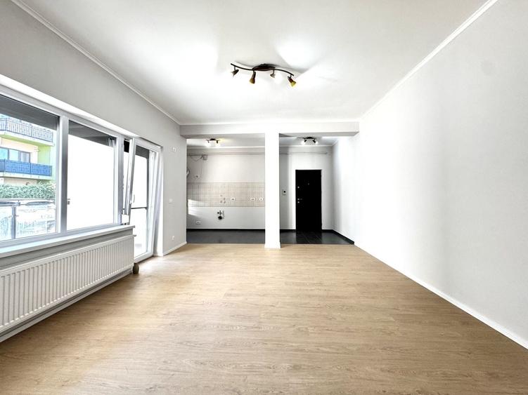 Apartament cu 3 camere semidecomandat în Braytim