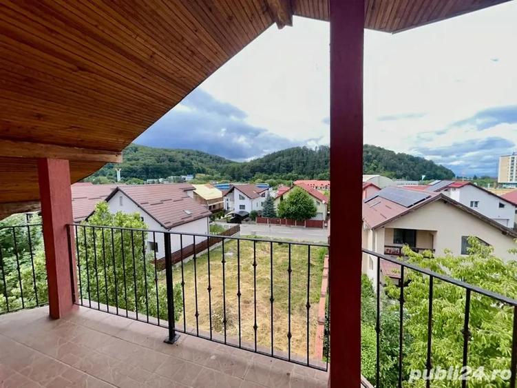 Casă cu 6 camere cu Teren 404 Mp în Bunloc