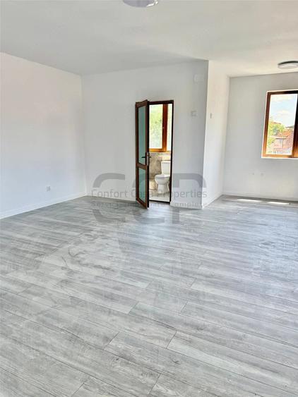 Casă cu 8 camere cu Teren 50 Mp în Timpuri Noi