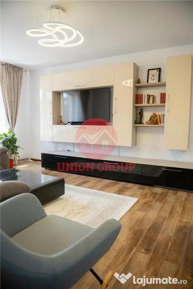 Casă cu 8 camere cu Teren 555 Mp în Lazu