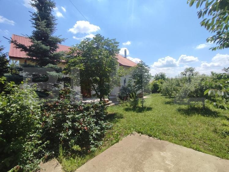 Casă individuală cu 8 camere cu Canalizare în Cătămărești-Deal