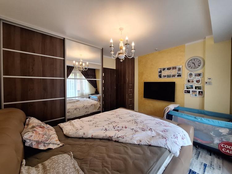 Apartament cu 3 camere semidecomandat, mobilat în Florești