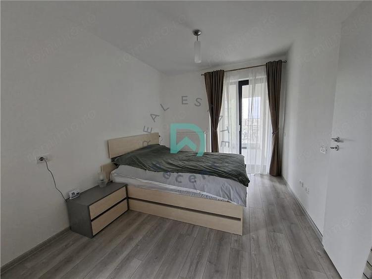 Apartament cu 2 camere decomandat în Tractorul