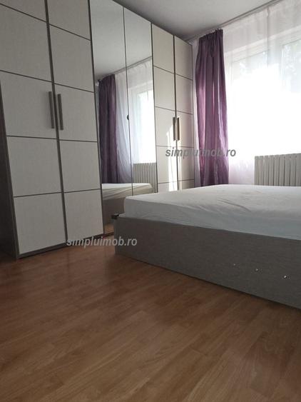 Apartament cu 3 camere semidecomandat, mobilat în Olteniței