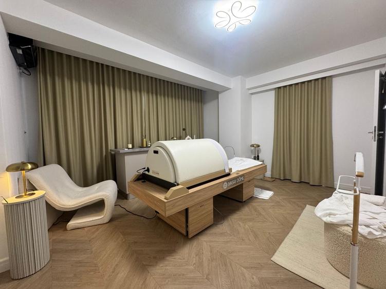 Apartament cu 4 camere semidecomandat în Casin