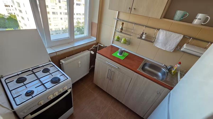 Garsonieră decomandată, mobilată în Dristor