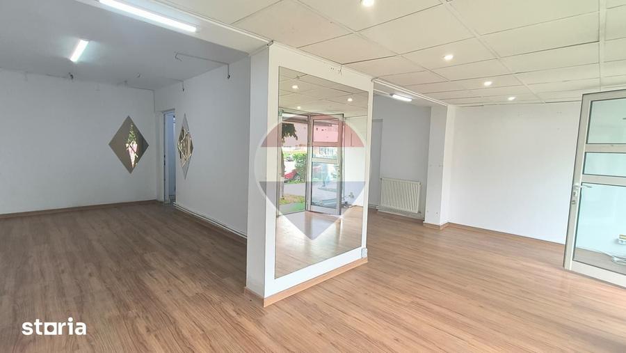 Spațiu comercial, de 60 mp, în Micro 14