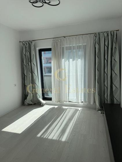 Apartament cu 3 camere în Tractorul