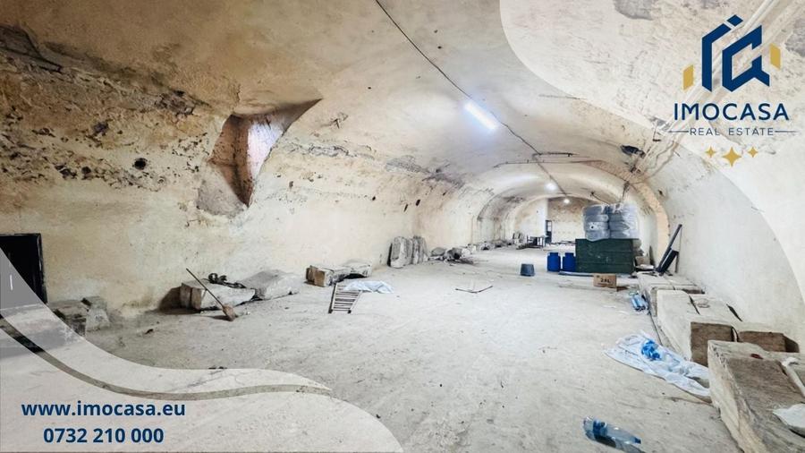 Spațiu comercial, de 280 mp, în Central