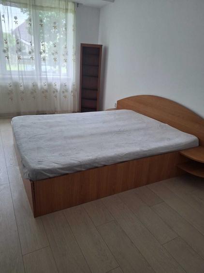 Apartament cu 3 camere decomandat în Independenței
