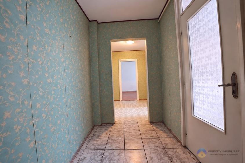 Apartament cu 3 camere decomandat în Mărăței
