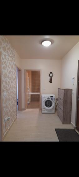 Apartament cu 2 camere decomandat în Tractorul