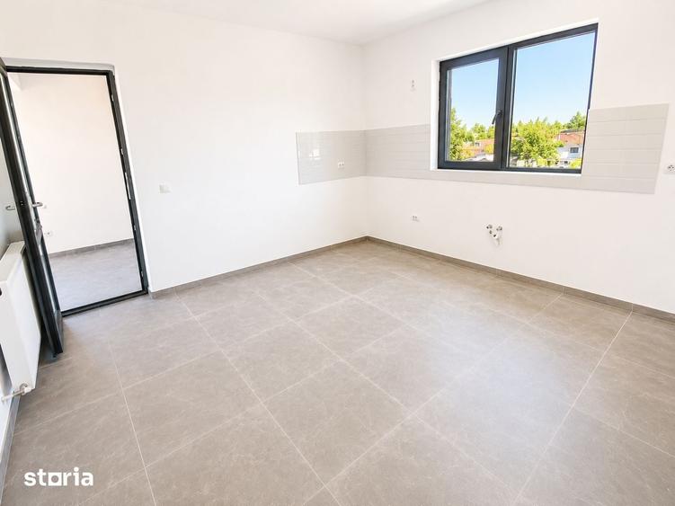 Casă cu 3 camere cu Teren 450 Mp în Podu Roș