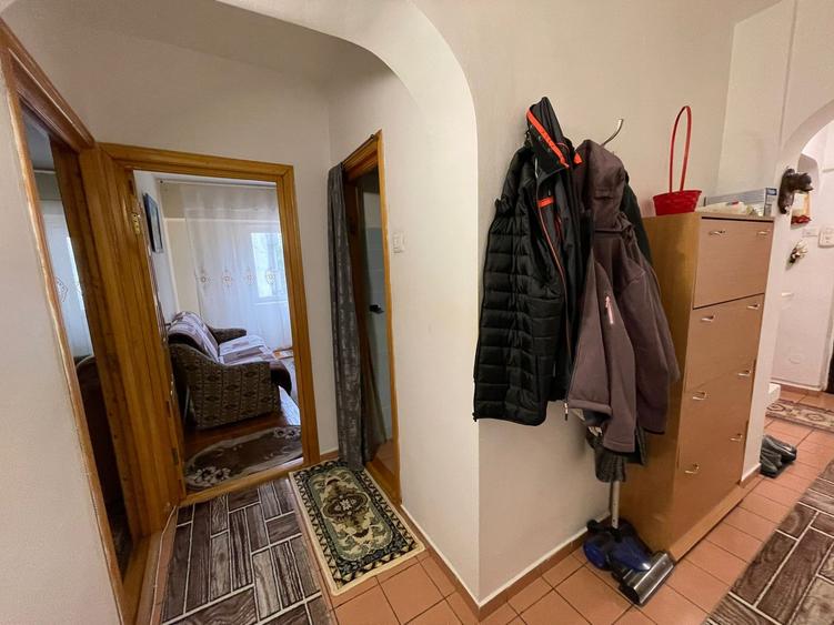 Apartament cu 3 camere decomandat, mobilat în Păcurari