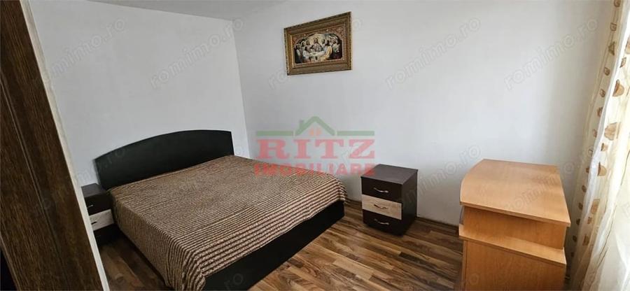 Apartament cu 3 camere semidecomandat în Central