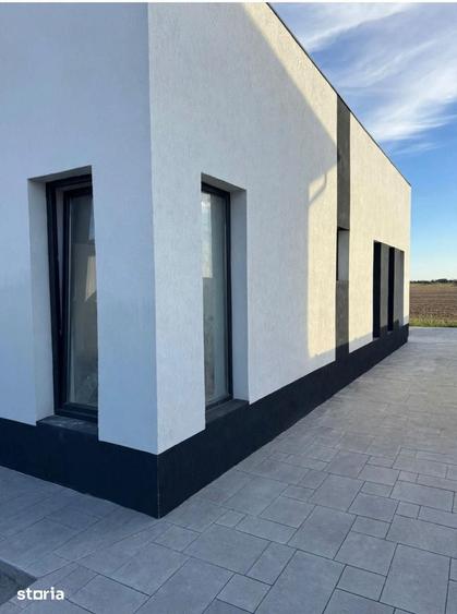 Casă cu 4 camere cu Teren 325 Mp în Vidra