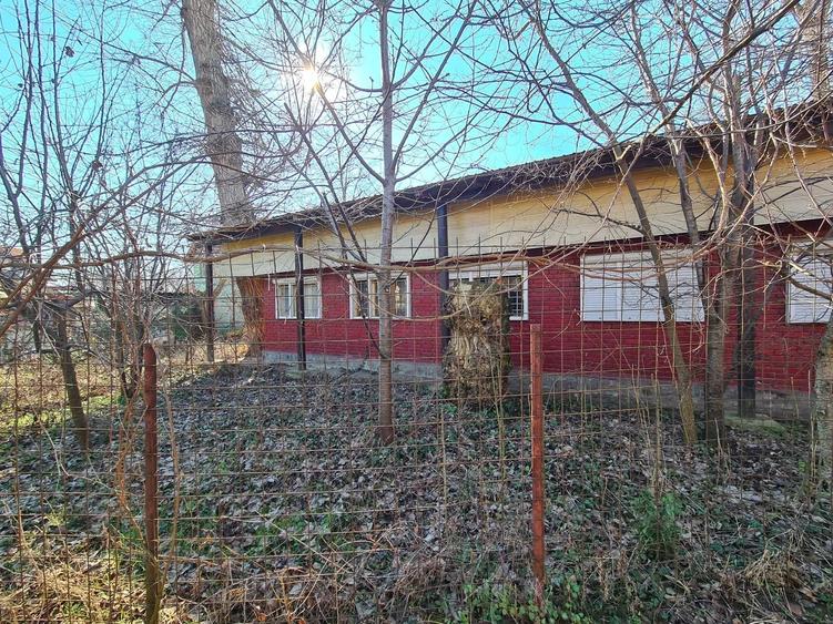 Casă cu 4 camere în Zădăreni