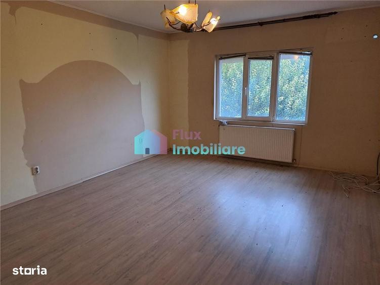 Casă cu 4 camere cu Teren 1200 Mp în Ițcani