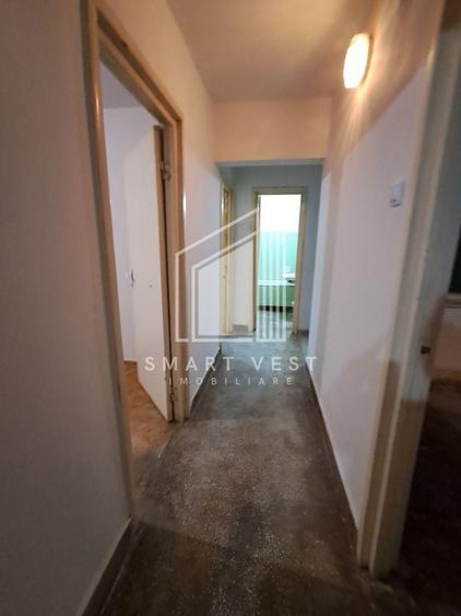 Apartament cu 4 camere în Micro 16