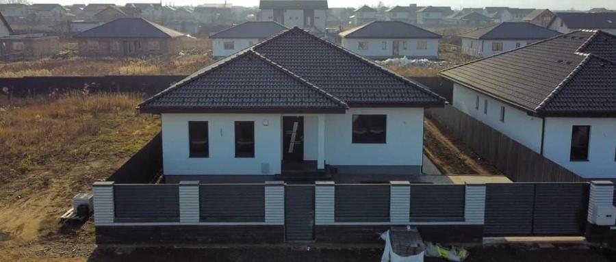 Casă cu 4 camere în Tărlungeni