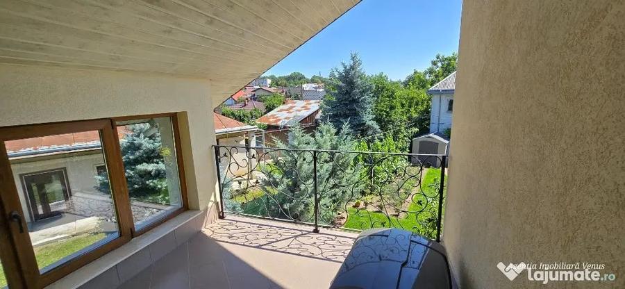 Casă cu 5 camere cu Teren 860 Mp în Central