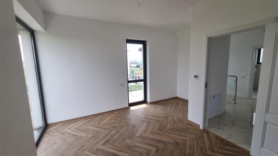 Casă individuală cu 4 camere cu Teren 510 Mp în Sânpetru