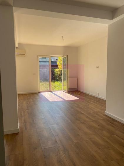 Duplex cu 4 camere cu Canalizare în Mogoșoaia