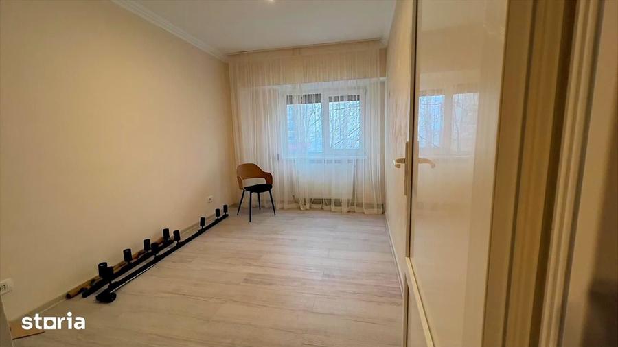 Apartament cu 3 camere decomandat în Ștefan cel Mare