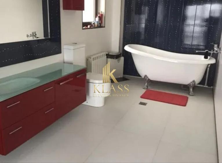 Casă individuală cu 5 camere cu Canalizare în Vitan