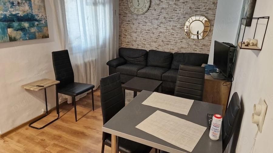 Apartament cu 4 camere decomandat în Central