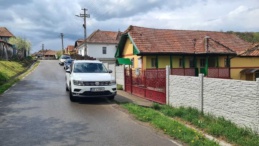 Casă cu 3 camere în Unirea