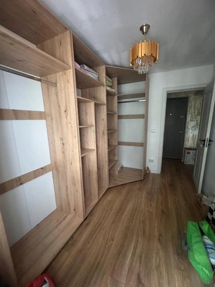 Apartament cu 3 camere decomandat în Horia