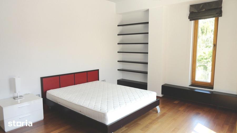 Apartament cu 3 camere în Gruia